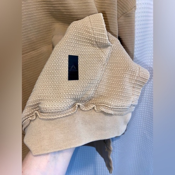 Women’s Reebok long sleeves 100% cotton oversized tan crewneck sweater Sz small - Picture 6 of 13